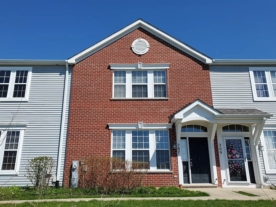 207 Springbrook Trl S
