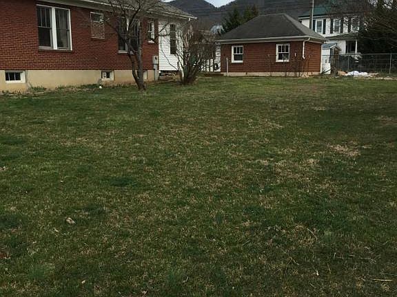 3rd image of 1944 Forest Ave