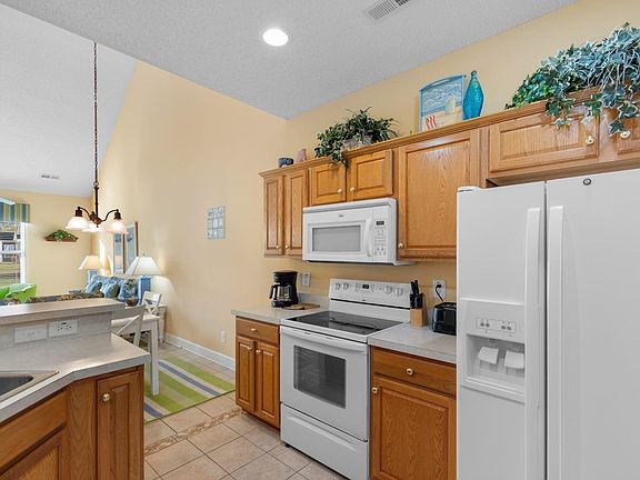 5th image of 6172 Catalina Dr. #414