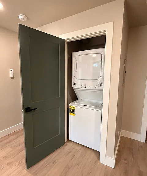 140 Hansen St E #3 — Photo 9