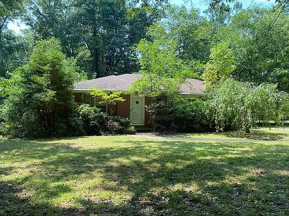 3rd image of 980 Pecan St