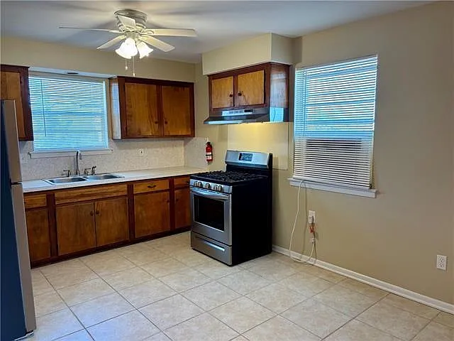 627 Jefferson Ave — Photo 4