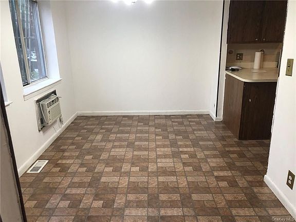 4th image of 2166 Arthur Ave