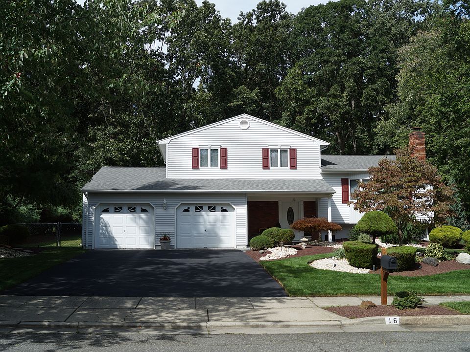 2nd image of 16 Francis Rd