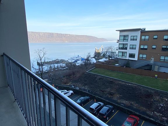 3rd image of 1155 Warburton Ave APT 4B