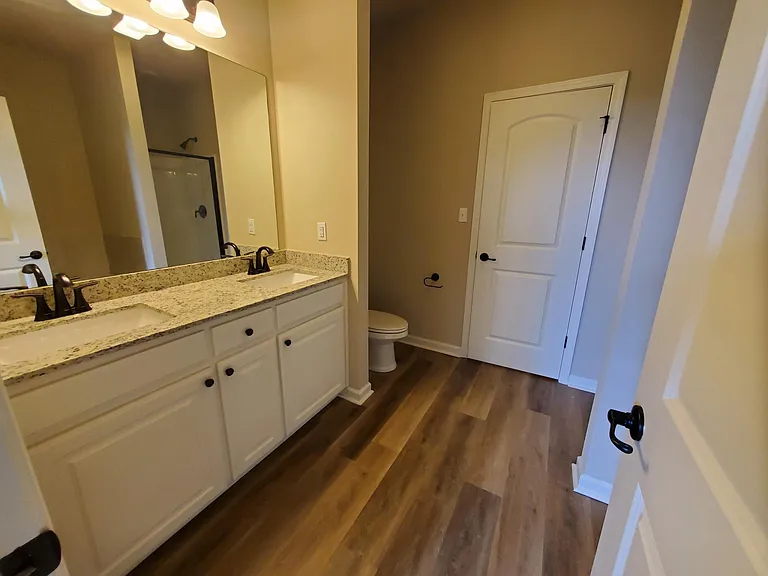 3052 S Roth Ave — Photo 5
