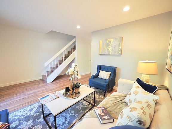 4th image of 960 Kiely Blvd Unit B