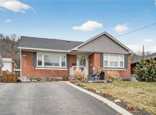 100 Ferndale Ave, Hamilton, ON L8K 4L6