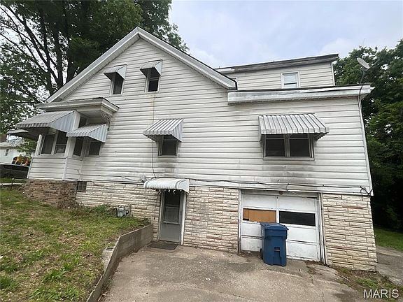 2nd image of 901 Washington Ave