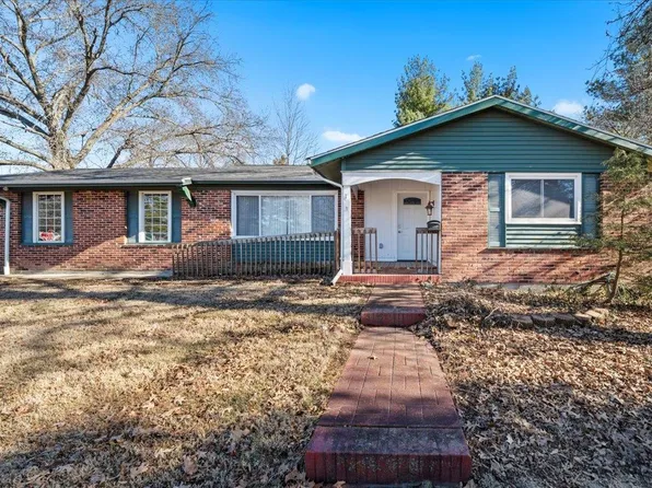 2190 Avon Dr, Florissant, MO 63033