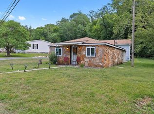 211 N Market St, Grafton, IL 62037