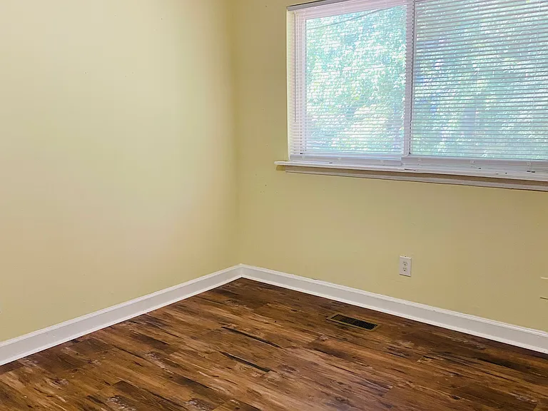 5500 Lakeside Trl #1 — Photo 4