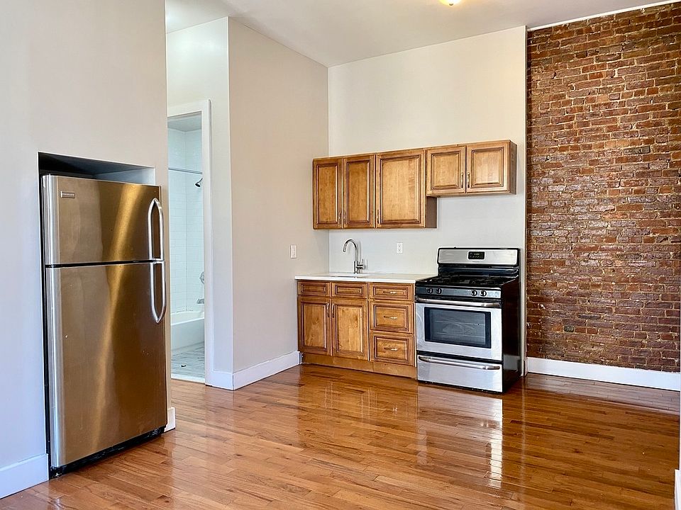 1st image of 286 Clarkson Ave APT 4