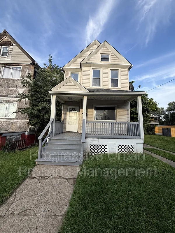4 bed, 1.5 bath, 1340 sqft, $1,595 — Photo 1