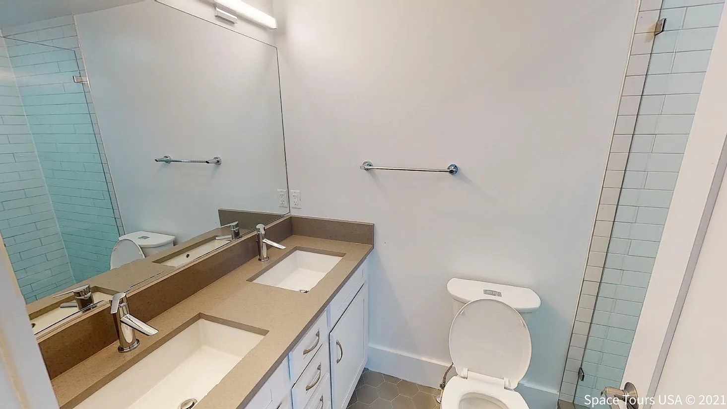 3 bed, 1272 sqft, $3,200 — Photo 2