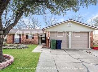 1726 Meadowcrest Dr, Garland, TX 75042