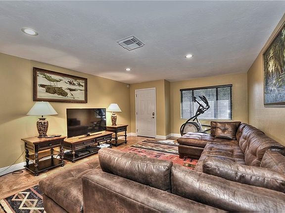 5th image of 10106 Tropical Dr