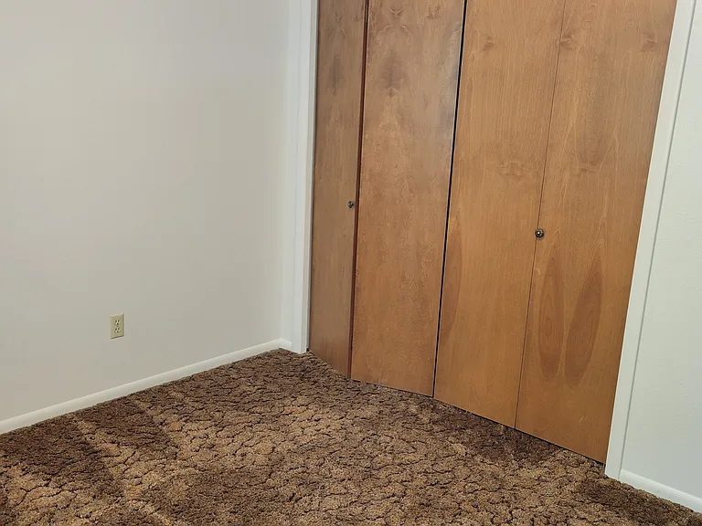 2425 Wildflower Dr — Photo 13