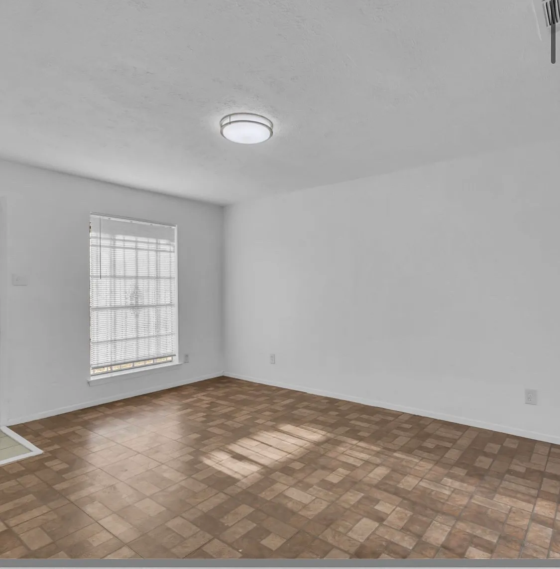 4 bed, 1218 sqft, $1,695 — Photo 4