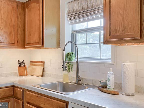 4th image of 932 Eagle Ln