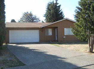 421 NE 3rd St, Willamina, OR 97396