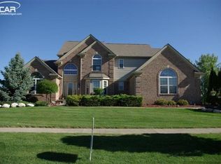 2323 Lake Ridge Dr, Grand Blanc, MI 48439