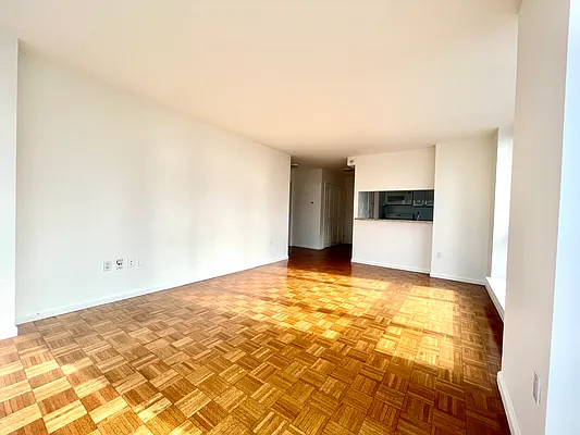 Rented by Addison Property Group | media 11