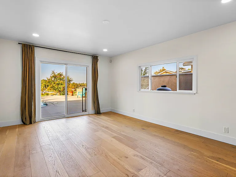 4835 Cliffside Dr — Photo 18