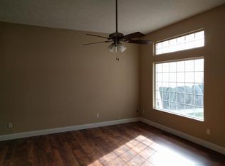 1816 N Cedarcrest Ave, Nixa, MO 65714