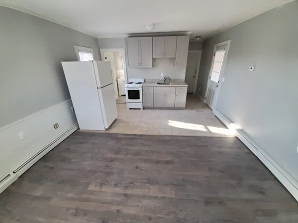 11 Canal St APT D, Millbury, MA 01527