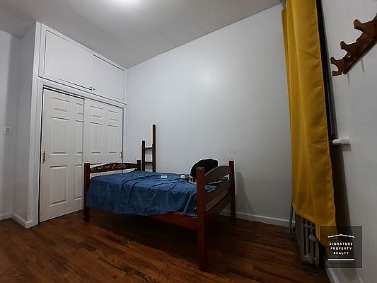 4th image of 831 Halsey St #Bb