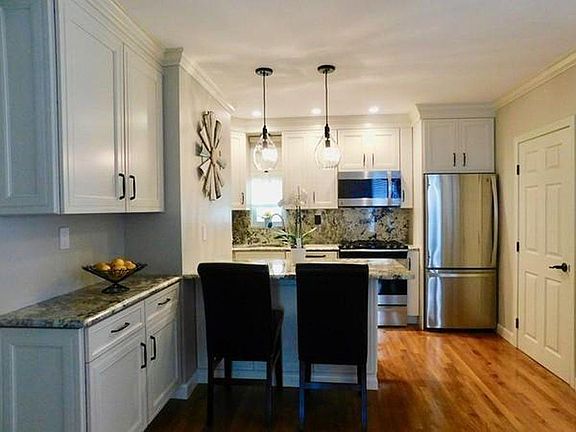 Kitchen with Island