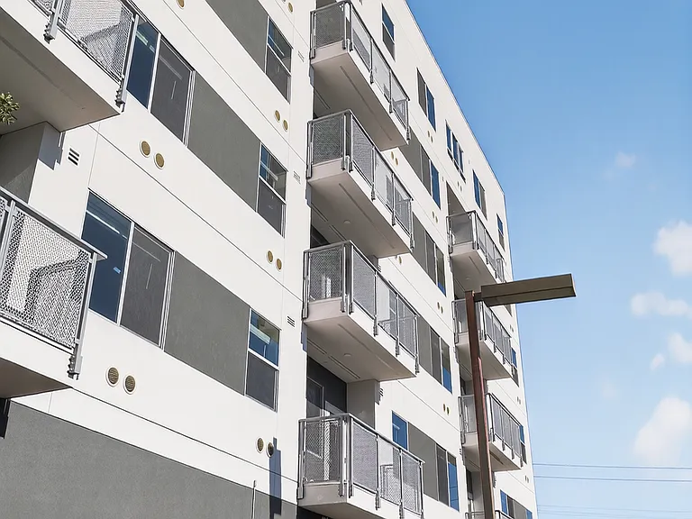 Dry Creek Crossing Apartments — Photo 8
