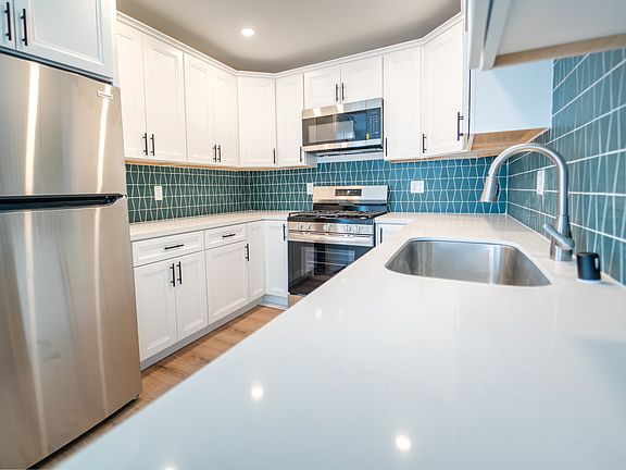 2nd image of 3776 Villa Ter #1