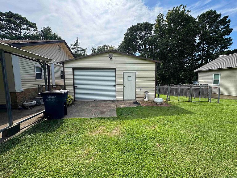 Listing photo 5
