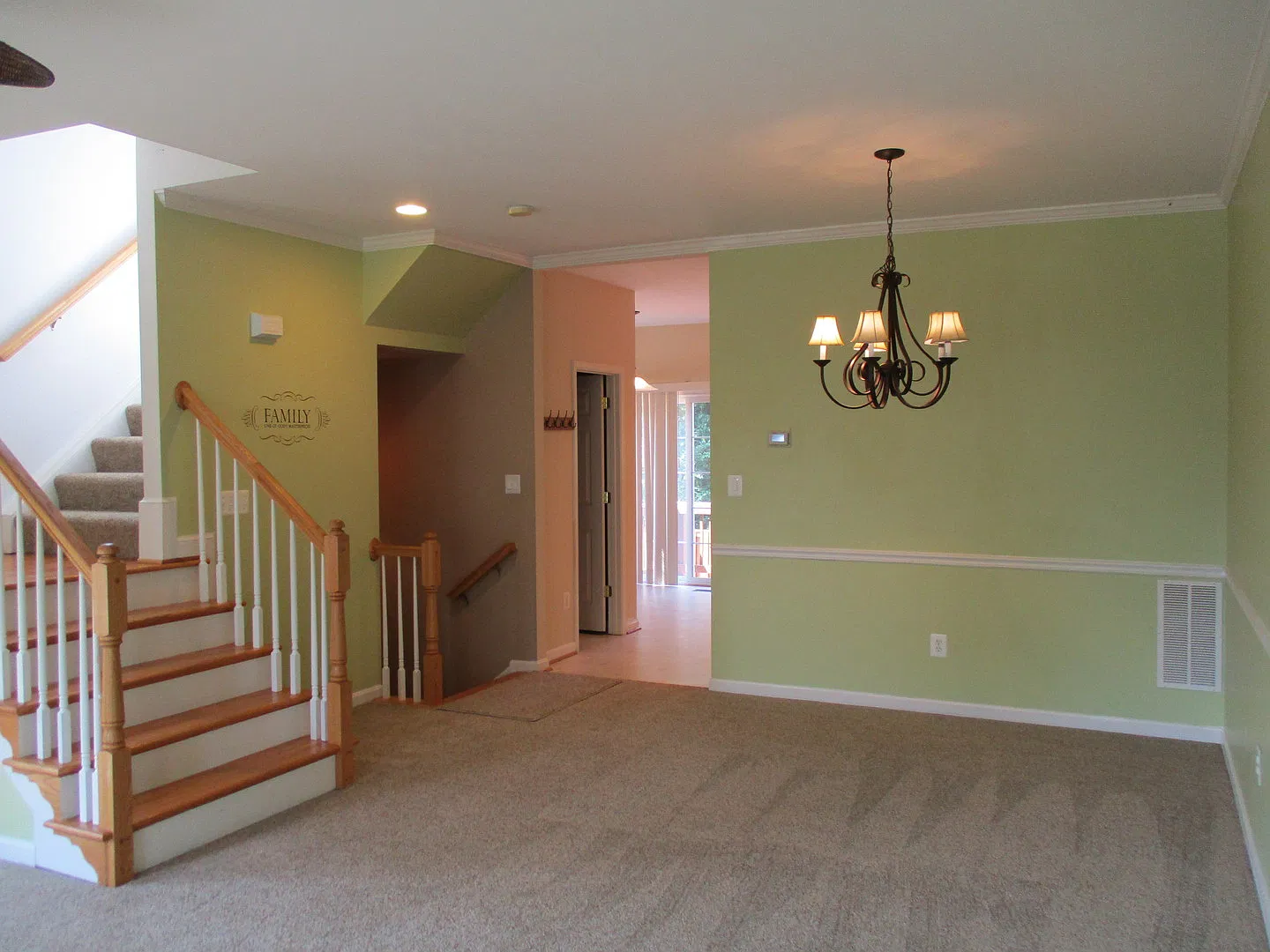 Lorton Townhouse - Close To Fort Belvoir — Photo 2
