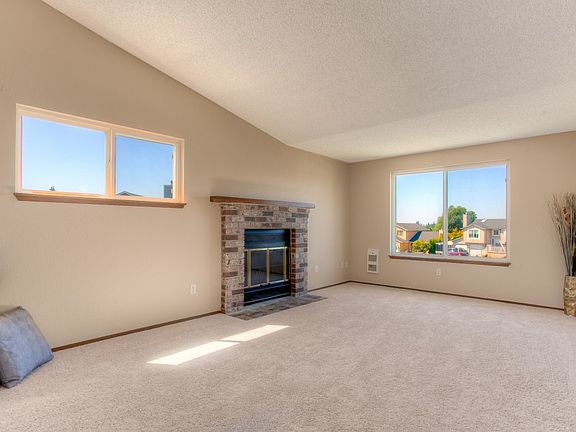 5th image of 5068 38th St NE