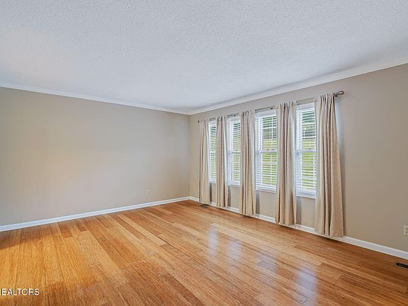 4th image of 7921 Blueberry Rd