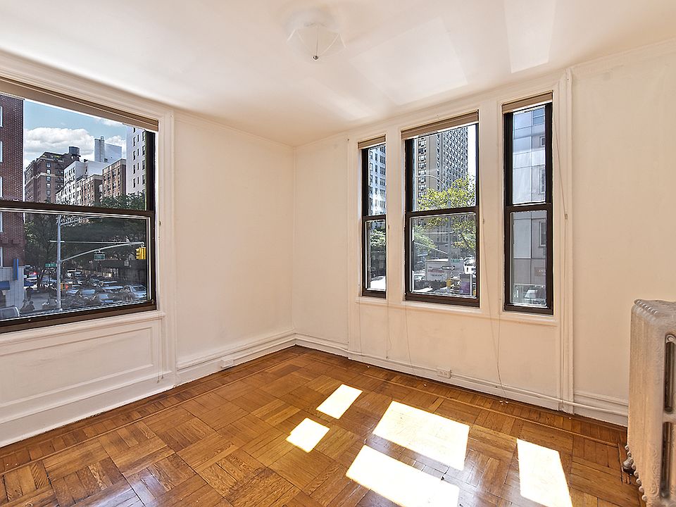 1st image of 226 3rd Ave #220