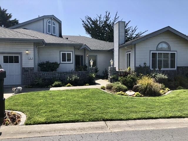 1st image of 16 Fairway Pl