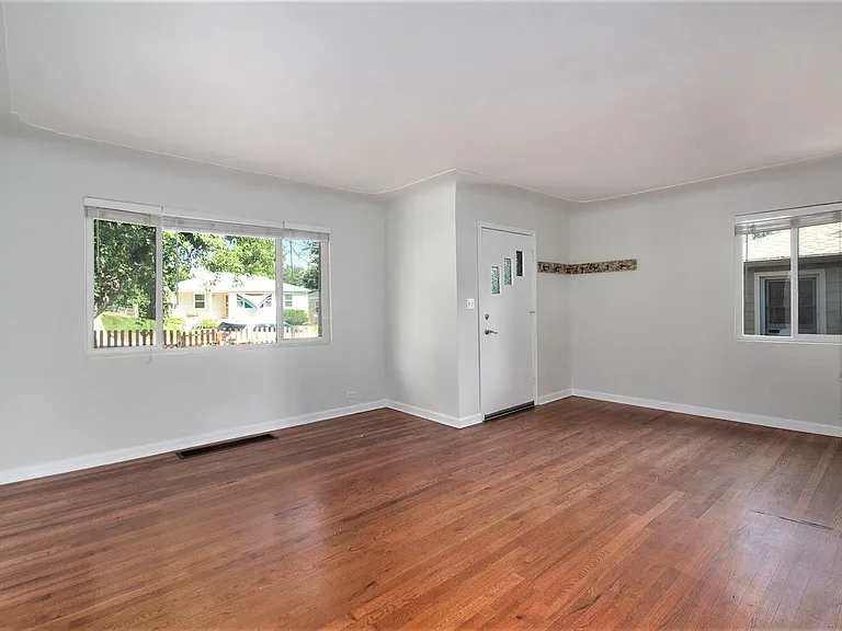 3111 S Emerson St — Photo 2