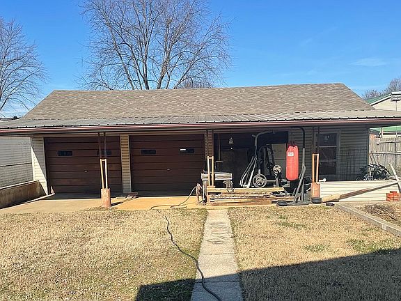 2nd image of 615 E 26th St