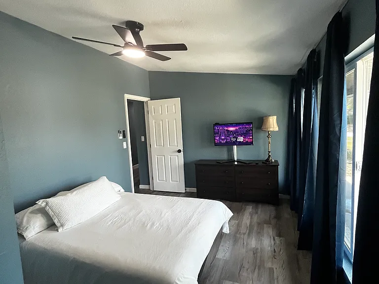 22315 Hernando Ave — Photo 3