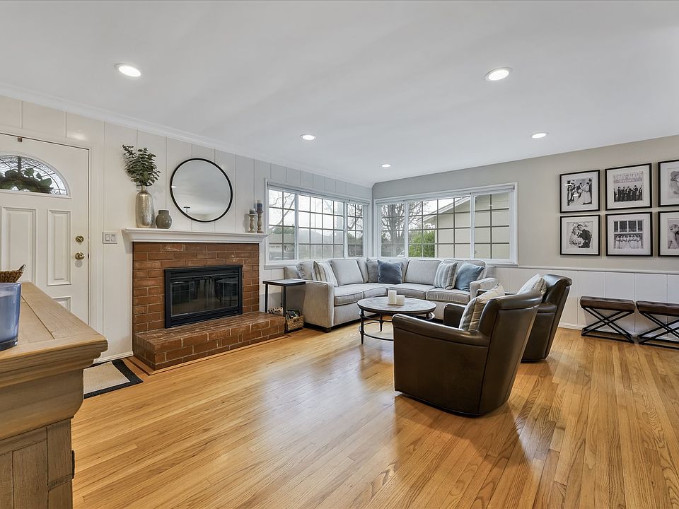 1st image of 1413 E Dana Pl