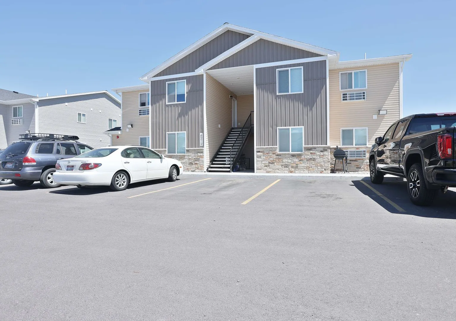 B6212RI — Photo 1