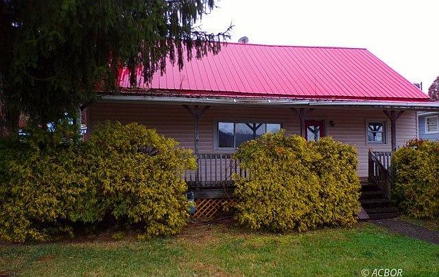 1st image of 586 Lincoln St