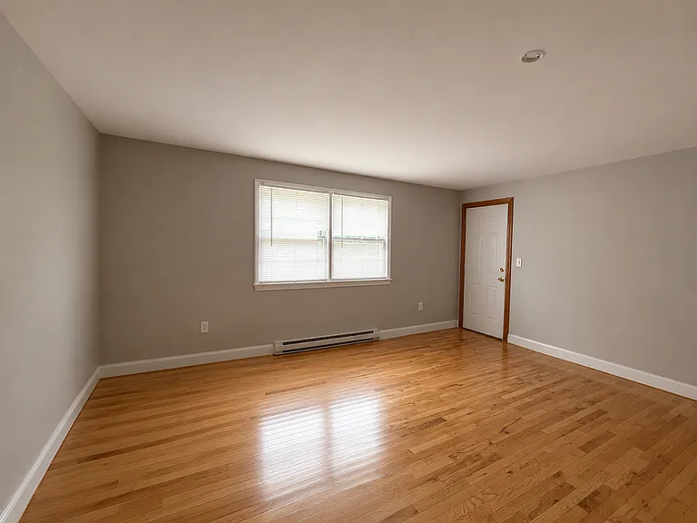 148 Bradford Ave #7 — Photo 3