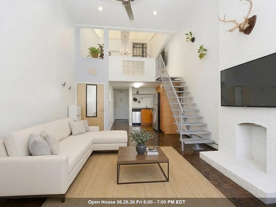 212 9th St #4B