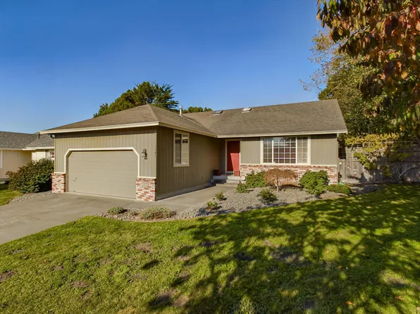 1581 Camino Way, McKinleyville, CA 95519