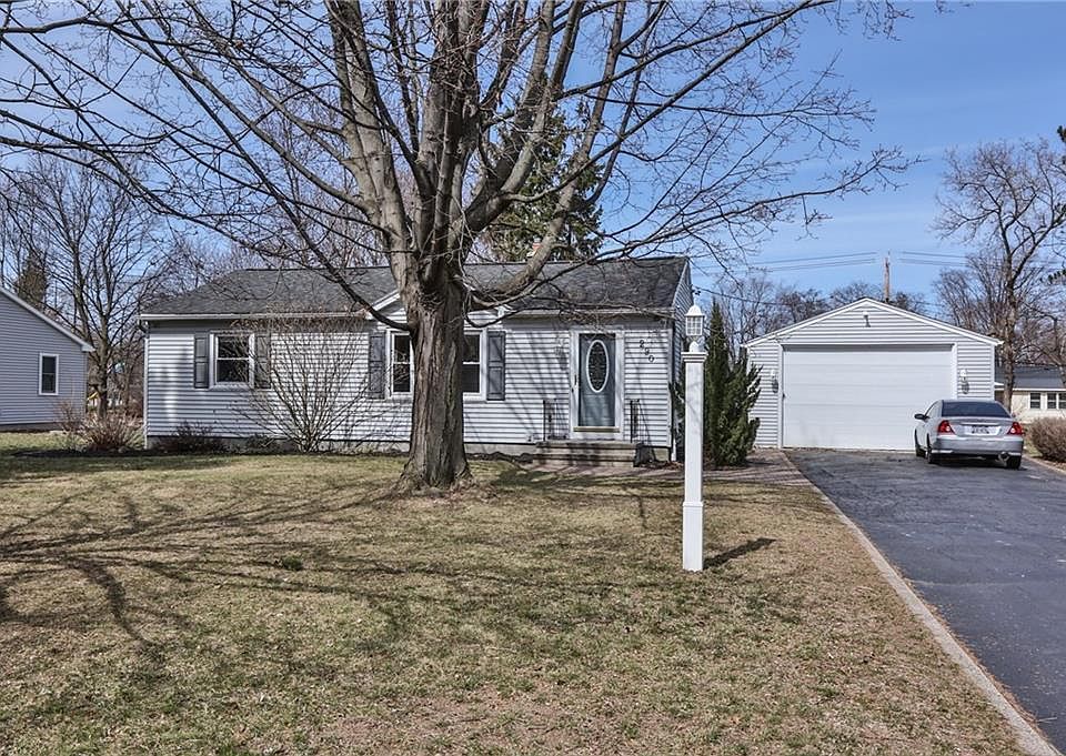 1st image of 290 Beechwood Cres